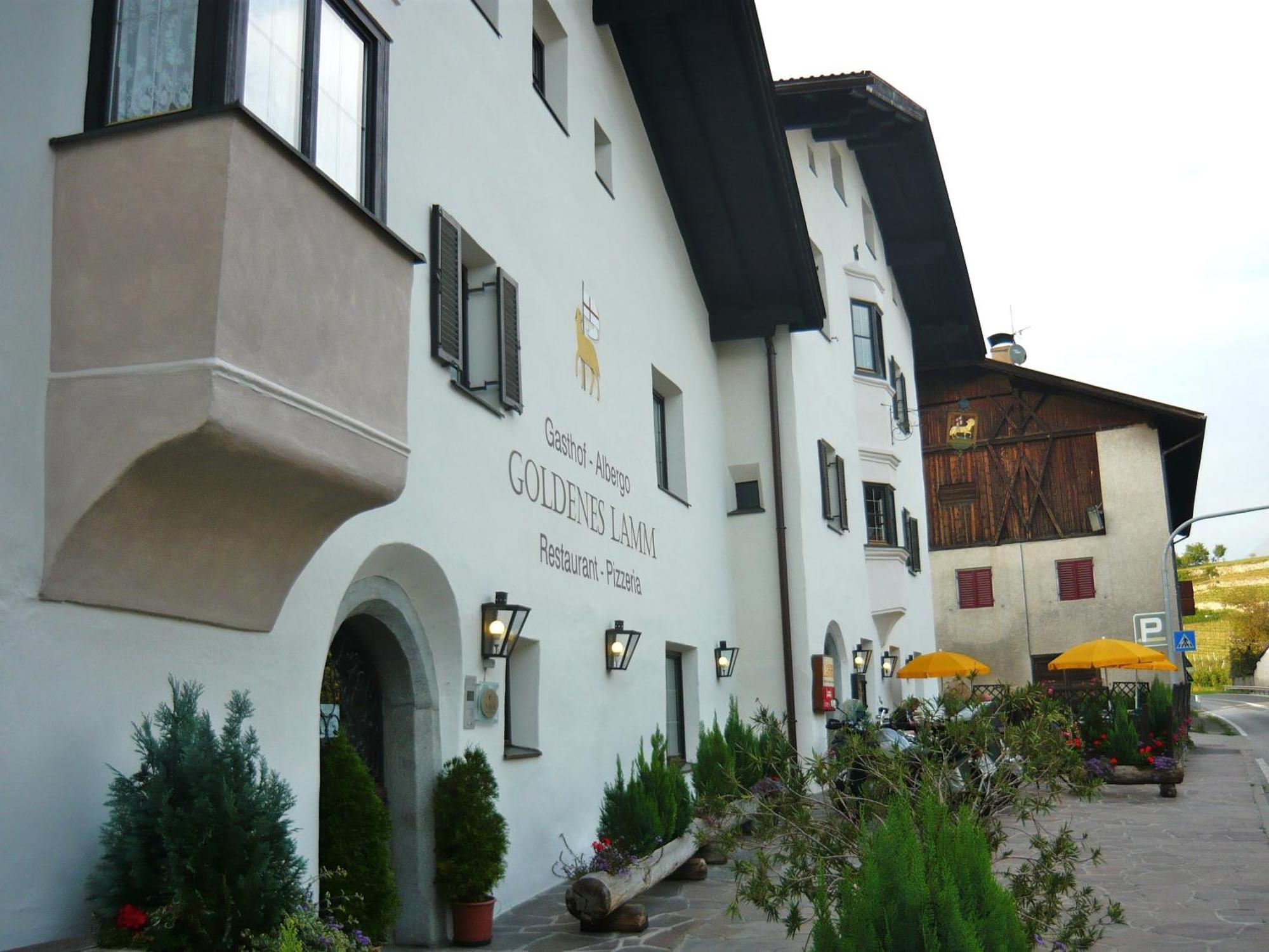 Gasthof Goldenes Lamm Vahrn Eksteriør bilde