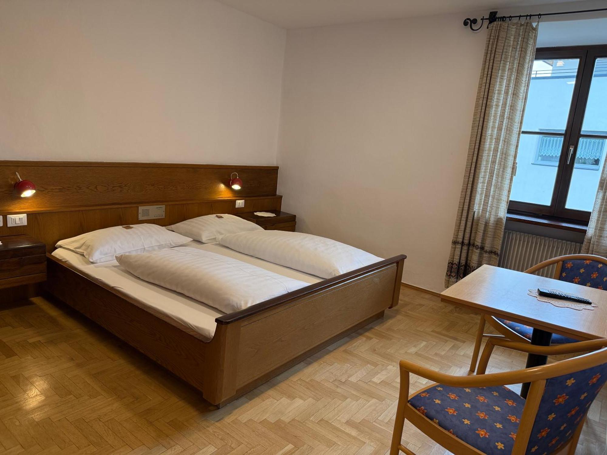 Gasthof Goldenes Lamm Vahrn Rom bilde
